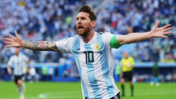 Лионель Месси (Аргентина) радуется забитому голу в матче группового этапа чемпионата мира по футболу между сборными Нигерии и Аргентины