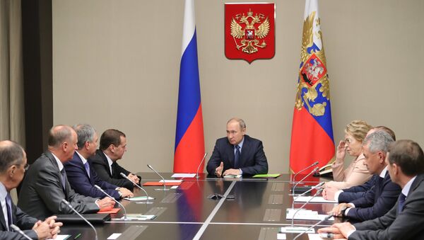 Президент РФ Владимир Путин проводит совещание с постоянными членами Совета безопасности РФ. 25 июля 2018