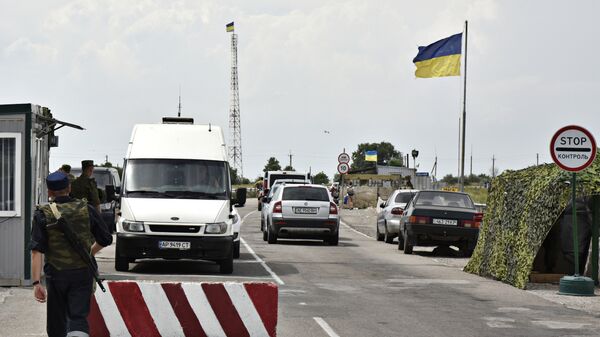 Автомобильный пункт пропуска Джанкой на российско-украинской границе. Архивное фото