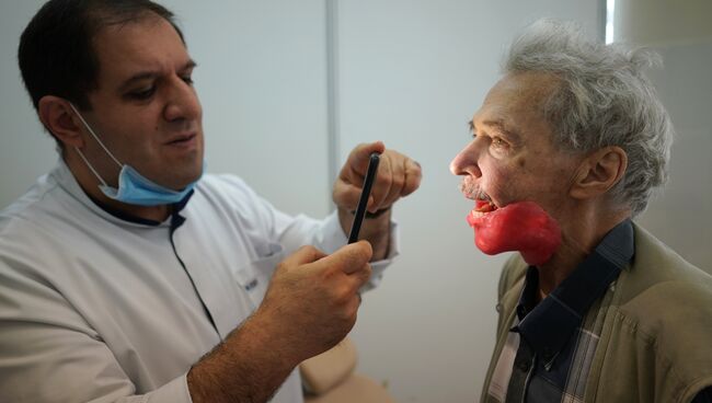 Игорь Бачелис перенес 8 операций под местным наркозом Игорь Бачелис перенес 8 операций под местным наркозом