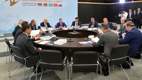 Дмитрий Медведев проводит заседание Евразийского межправительственного совета премьер-министров стран ЕАЭС. 27 июля 2018
