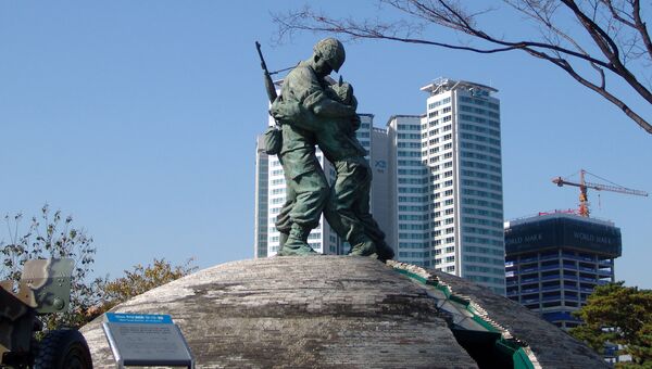 Статуя Братьев в Сеульском Музее войны