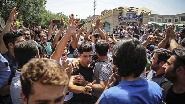 Участники акции протеста в Иране. Архивное фото