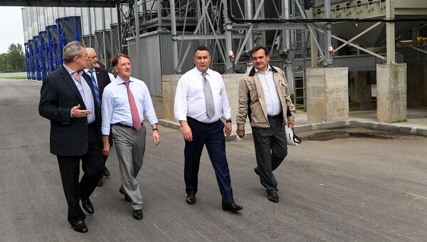 Вице-премьер РФ Алексей Гордеев и губернатор Тверской области Игорь Руденя посетили крупнейшие предприятия регионального АПК