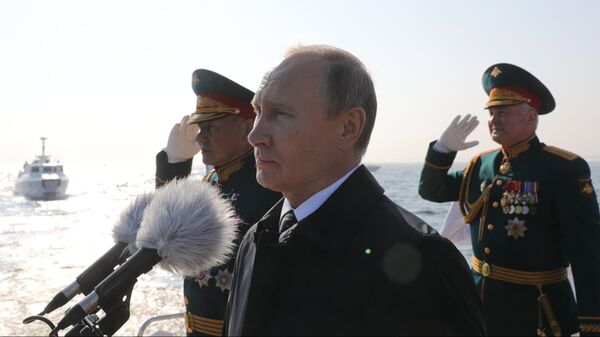 Президент РФ Владимир Путин на Главном военно-морском параде. 29 июля 2018