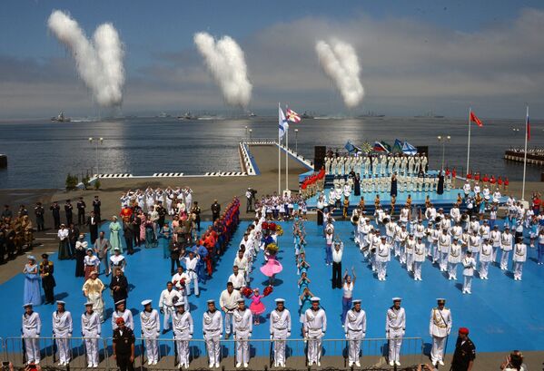 Участники военно-спортивного праздника в честь  Дня Военно-Морского Флота во Владивостоке. 29 июля 2018