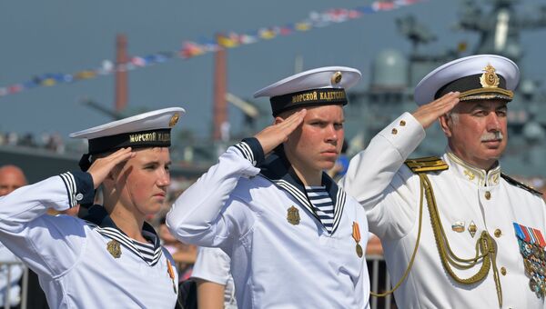 Курсанты Кронштадтского морского кадетского военного корпуса  на главном военно-морском параде в Кронштадте