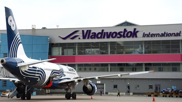 Самолет в аэропорту Владивостока. Архивное фото