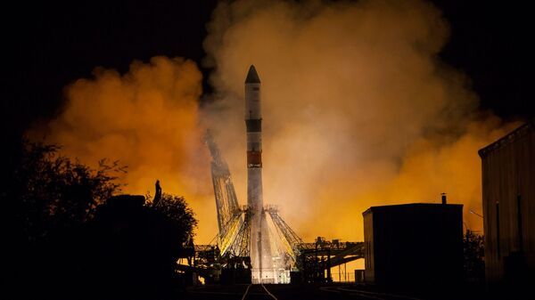 Пуск ракеты-носителя со стартовой площадки космодрома Байконур. Архивное фото