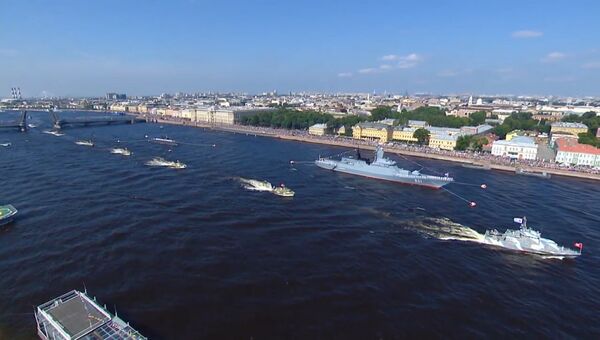 День ВМФ: корабли, авиация и салют в Санкт-Петербурге