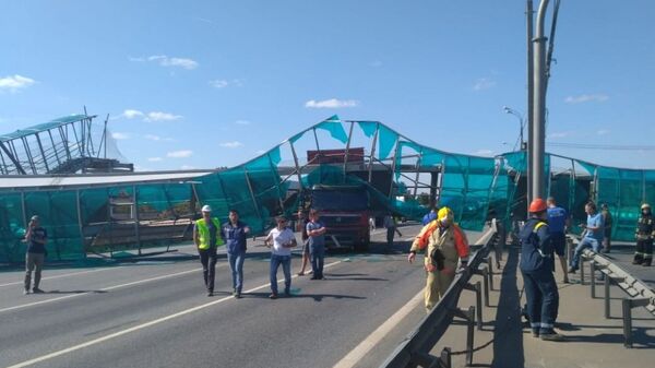 Последствия ДТП с участием КамАЗа на Ярославском шоссе возле Пушкино. 31 июля 2018