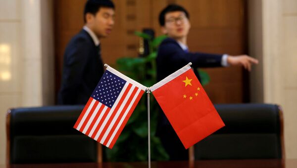 Флаги Китая и США. Архивное фото