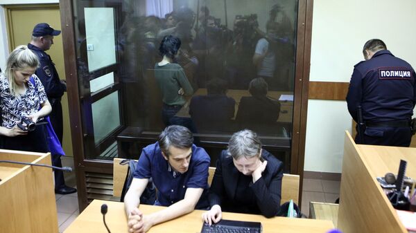 Задержанная по обвинению в убийстве 18-летняя Кристина Хачатурян в Останкинском суде. архивное фото