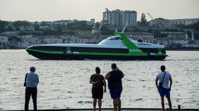 Скоростное морское пассажирское судно на подводных крыльях Комета 120М 