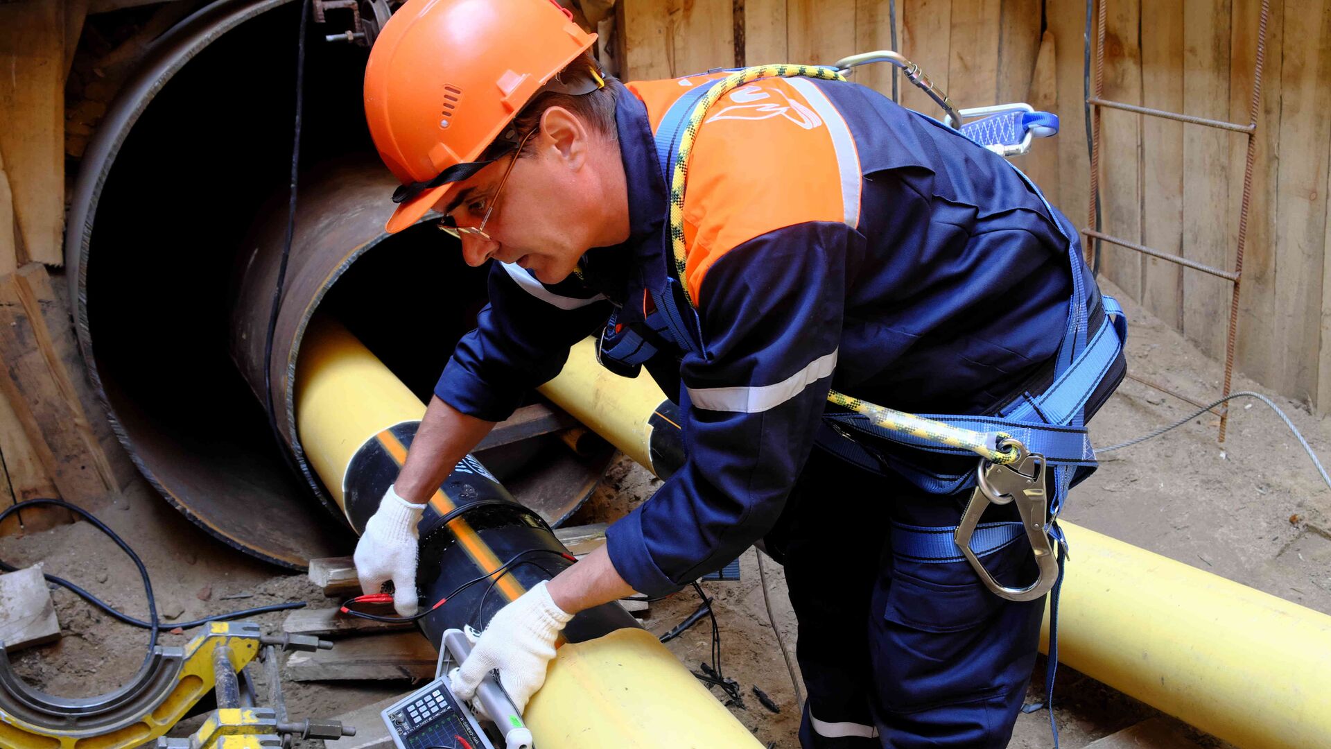 Работы по замене газопровода в Москве Работы по замене газопровода в Москве - РИА Новости, 1920, 01.08.2018