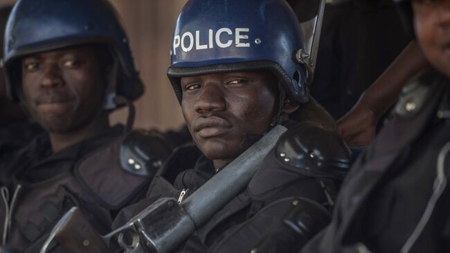  Полиция во время протеста в Зимбабве