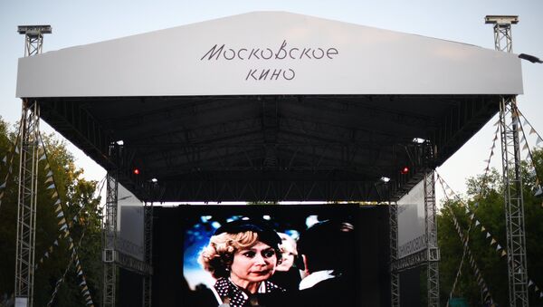Бесплатный летний кинотеатр в парке Фестивальный показывает фильмы в рамках нового проекта Московское кино