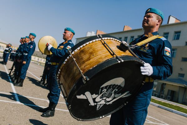 Торжественное мероприятие в воинской части в Иванове, посвященное 88-й годовщине образования Воздушно-десантных войск