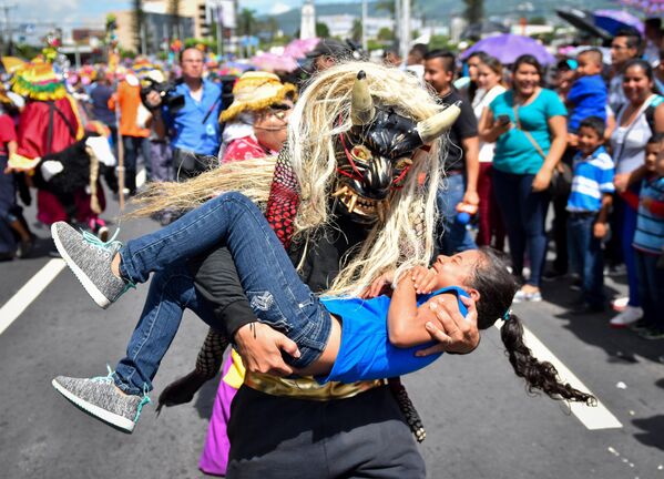 Участники фестиваля в Сан-Сальвадоре.