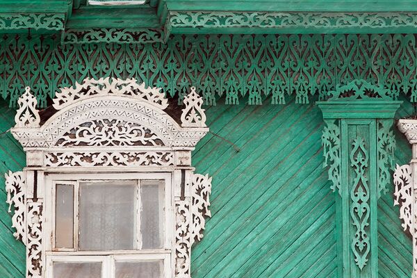 Драконы на наличниках дома в Костроме Драконы на наличниках дома в Костроме