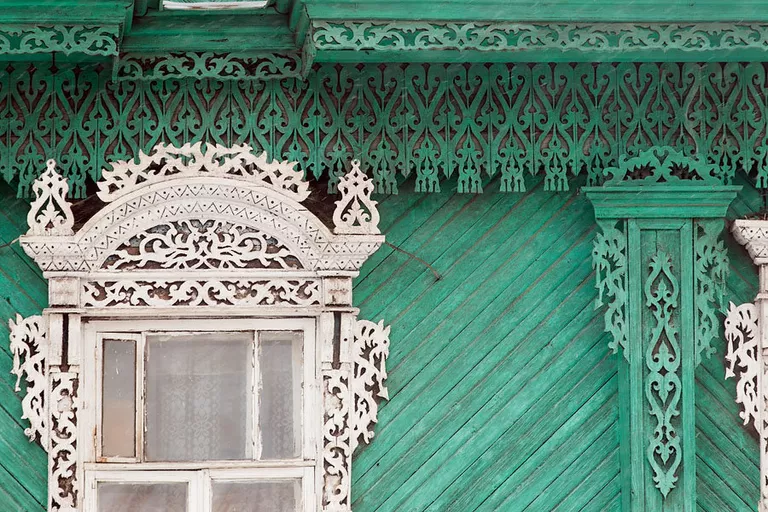 Драконы на наличниках дома в Костроме Драконы на наличниках дома в Костроме
