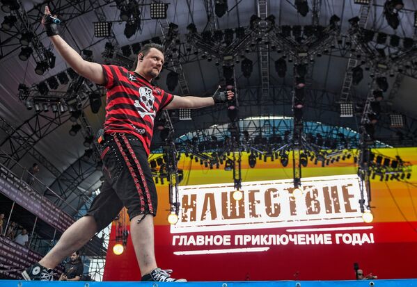 Солист группы КняZz Андрей Князев на закрытии фестиваля Нашествие. 5 августа 2018