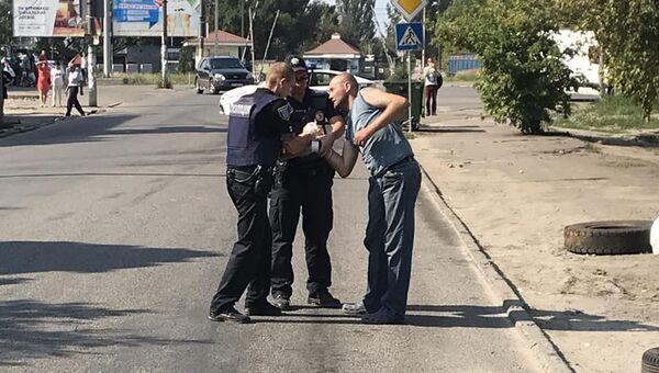 Сотрудники полиции Днепра задержали мужчину с гранатой в руках
