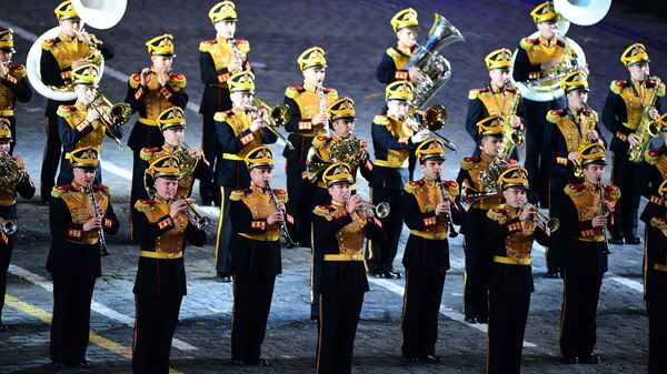 Музыканты Центрального военного оркестра Министерства обороны РФ на церемонии закрытия X Международного военно-музыкального фестиваля Спасская башня в Москве