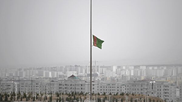 Государственный флаг Туркменистана в Ашхабаде