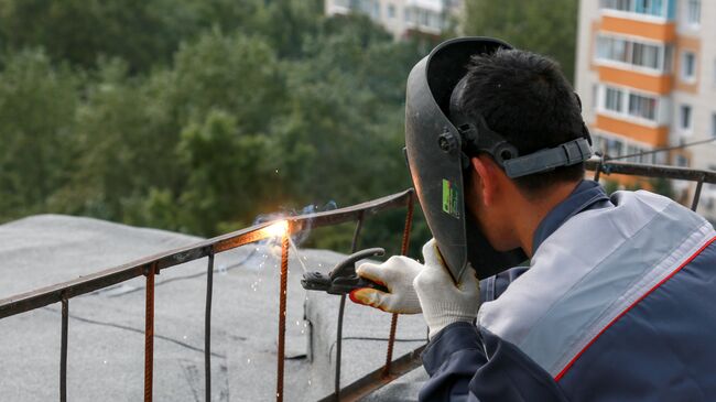 Ремонт ограждения крыши на Нагорной улице