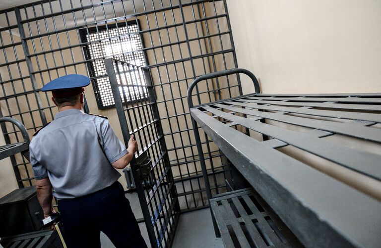 Сотрудник ФСИН