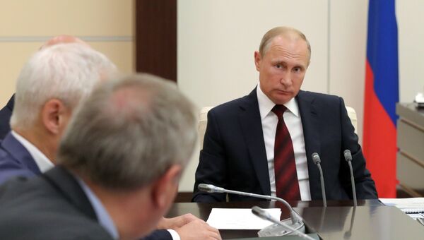 Владимир Путин проводит совещание по развитию космической отрасли. 8 августа 2018