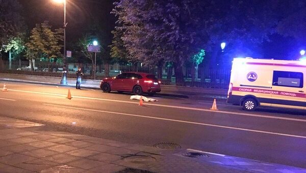 Автомобиль Porsche сбил пешехода в Санкт-Петербурге