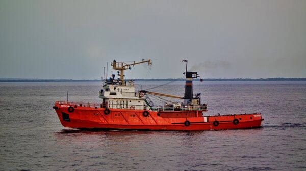Научно-исследовательское судно Тюлень-10 село на мель в северной части Каспийского моря. 9 августа 2018