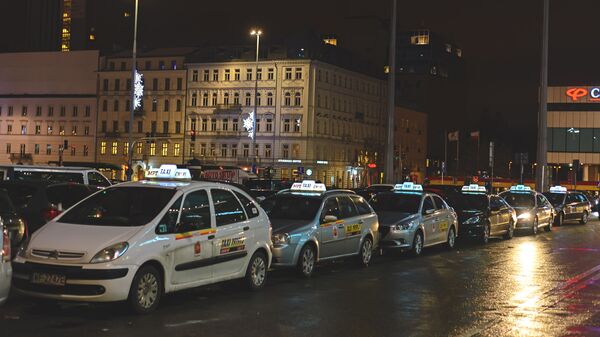 Автомобили такси в Варшаве