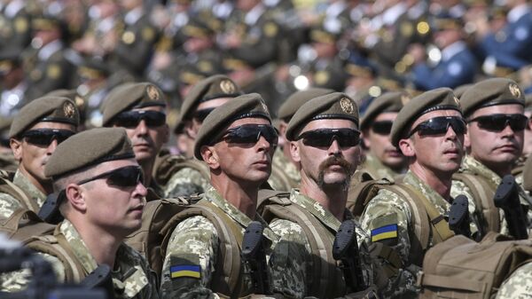 Украинские военнослужащие на параде. Архивное фото