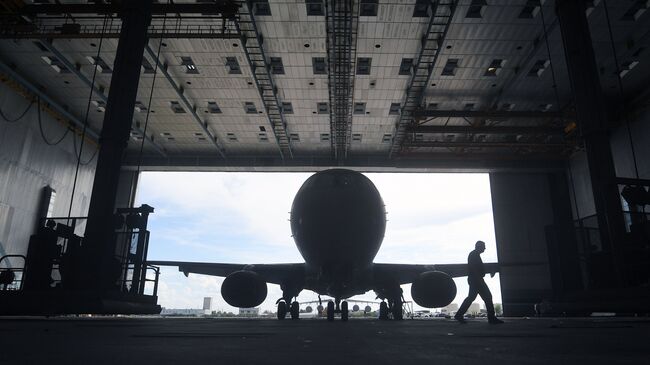 Самолет Sukhoi Superjet 100. Архивное фото