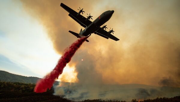 Тушение лесных пожаров в Калифорнии, США. Архивное фото