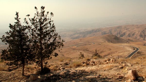 Вид на Иорданскую долину с горы Нево, Иордания 