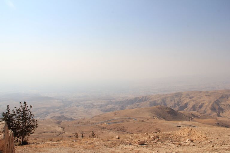 Вид на Иорданскую долину с горы Нево, Иордания 