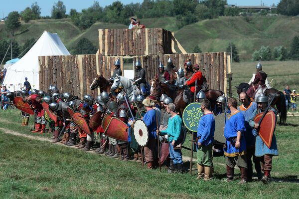 Впервые в Козельске прошла военно-историческая реконструкция сражения русского войска с монголо-татарами.