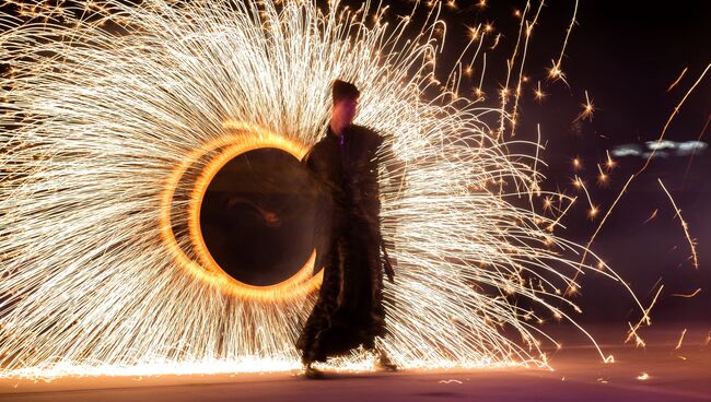 Участник Крым Fire Fest в Коктебеле. 11 августа 2018