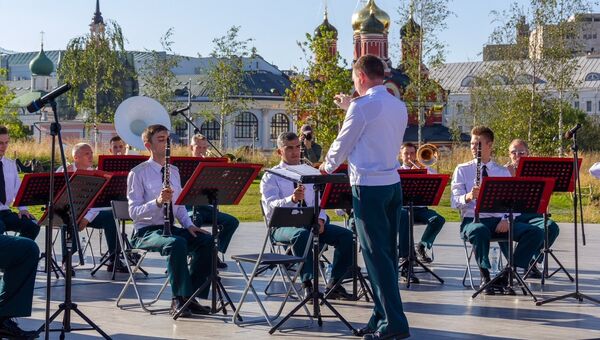Выступление Центрального военного оркестра МО РФ в парке Зарядье. Архивное фото