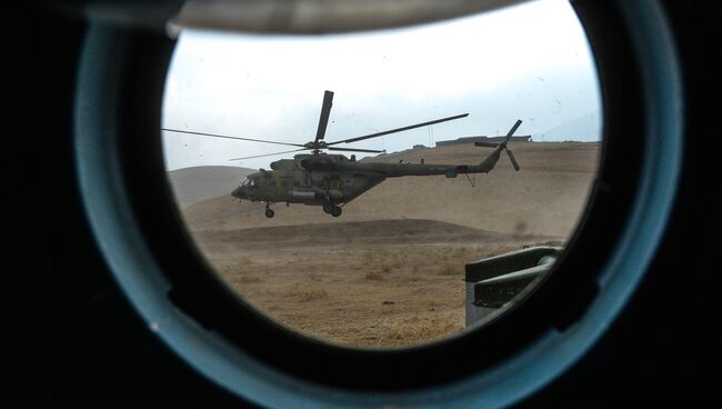 Вертолет Ми-8 в Таджикистане