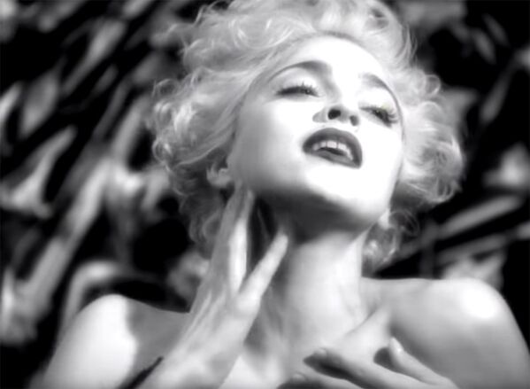 Кадр из клипа Мадонны Vogue
