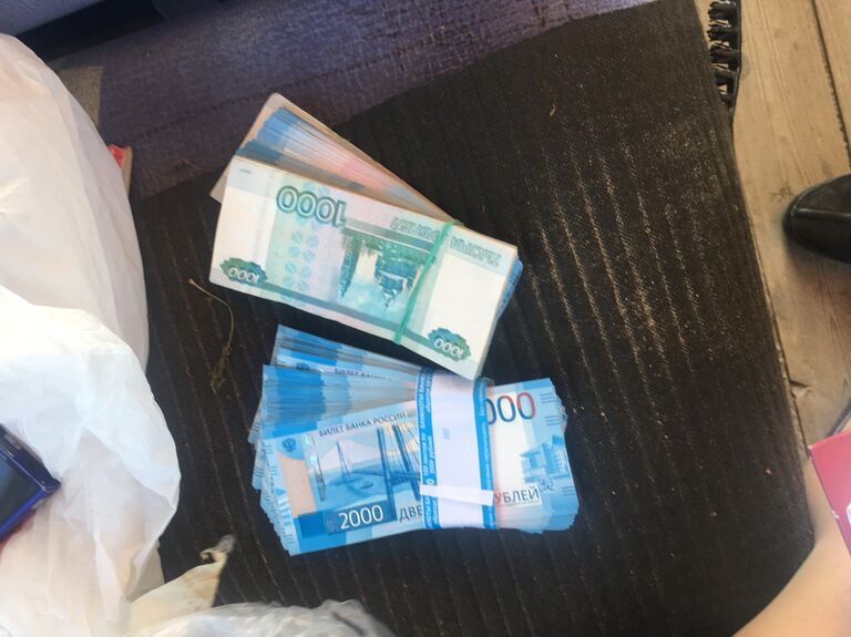 В Урае полицейские задержали мужчину похитившего 400 тысяч рублей в одном из банков. 14 августа 2018