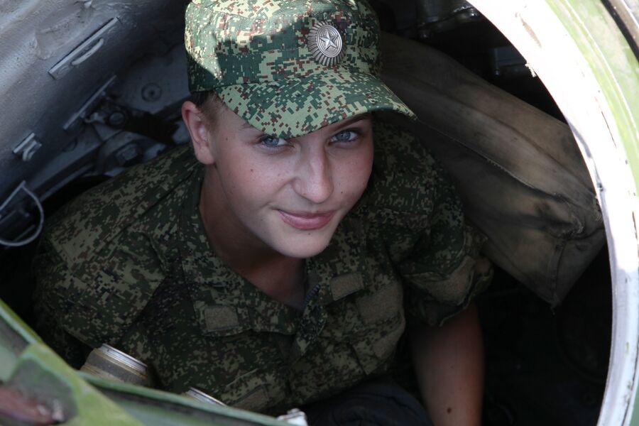 Мария, механик-водитель танка