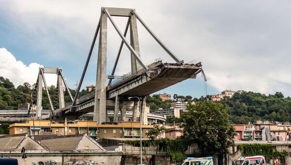 Автомобильный мост обрушился в Генуе
