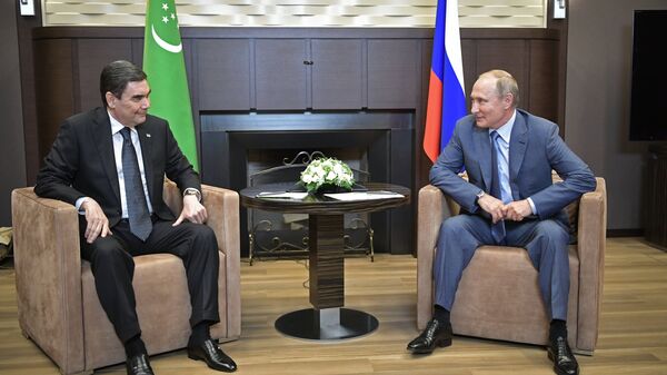 Владимир Путин и Гурбангулы Бердымухамедов в Сочи