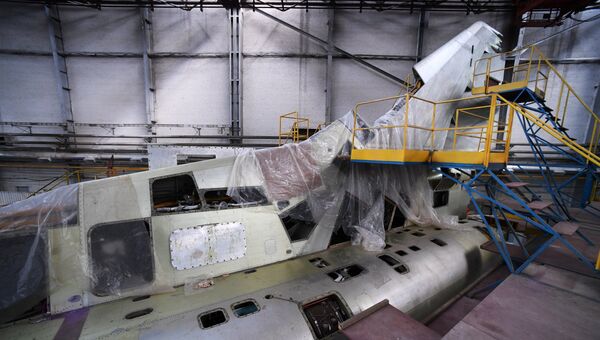 Самолет Ту-22М3М на стадии глубокой модернизации в цехе окончательной сборки Казанского авиационного завода имени С. П. Горбунова